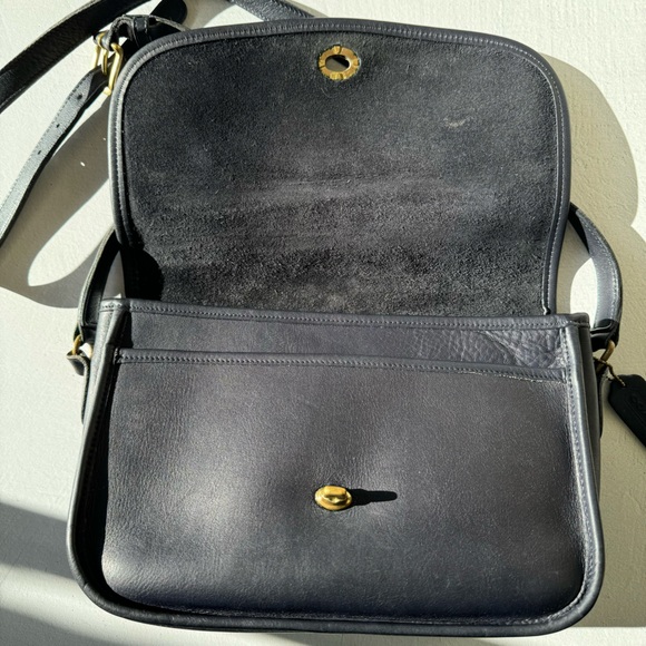 Vintage Coach City Bag in Navy 🫐 - Picture 2 of 6